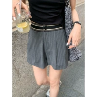 Серые полосатые шорты