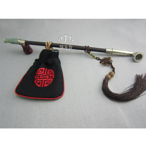 Старомодная медная длинная курительная трубка