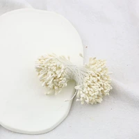 Около 350 молочных белых