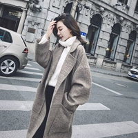 Phiên bản Hàn Quốc giản dị buộc dây thắt eo bằng áo len kẻ sọc nữ mùa đông 2018 mới học sinh khoác ngoài đầu gối áo khoác da nữ