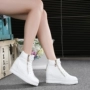 Mùa thu 2018 phiên bản Hàn Quốc mới của muffin đế dày bên trong tăng đôi giày trắng nhỏ cao để giúp giày bình thường giay bitis nữ