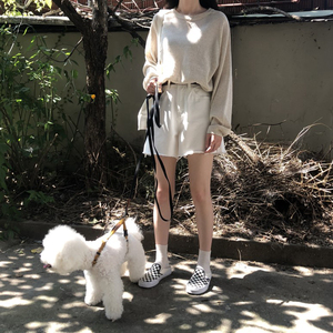 F và Z trong blogger được đề nghị! Tính khí mùa thu sớm với màu sắc lười biếng dài tay áo len mỏng cổ tròn