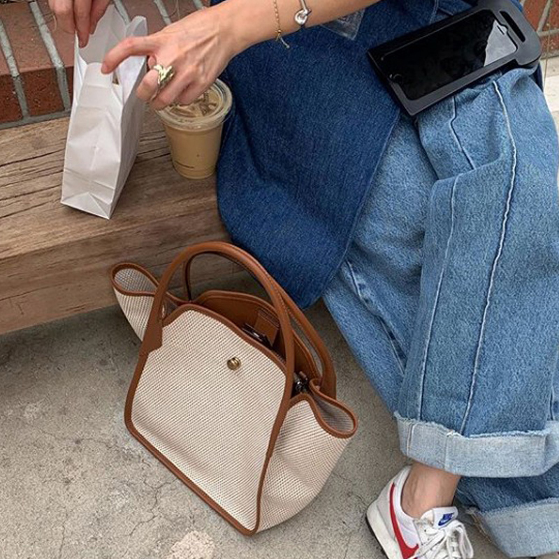 BrownSense of design Canvas bag female summer 2021 new pattern Minority cortex Splicing high-capacity One shoulder Messenger handbag tide