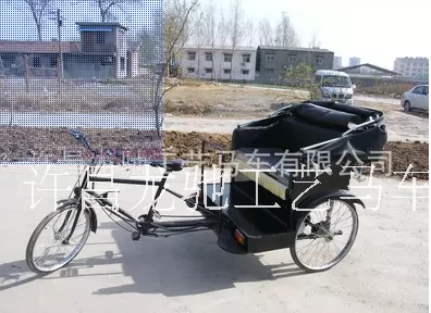 Антикварный электрический трехколесный велосипед