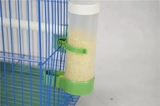 Птицы птиц с автоматической питьевой водой питайте кормушку для птиц с птичьими чашами анти -сбрасываемой водяной чашки для поднятия птиц.