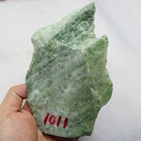 Натуральная природная руда из нефрита, 1011 грамм