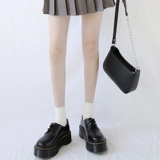 JuicePark Yang Mi Rose Rose и та же самая кожаная кожаная туфли и туфли с туфли Martin. Маленькая кожаная обувь Martin