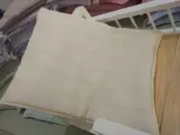 Светло-желтый