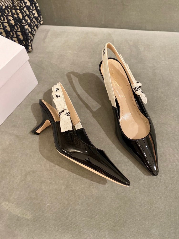 Black Patent Leather2021 new pattern D home letter bow Back space Sandals Baotou letter Ribbon Kitten Heel Fine heel high-heeled shoes female