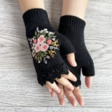 Демисезонные удерживающие тепло трикотажные перчатки ручной работы, с вышивкой, цветочный принт, без пальцев