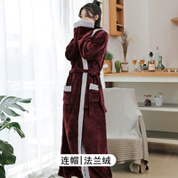 Винный красный капюшон