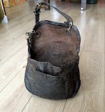 Театр теней 马帮收藏171102-云南茶马古道百年全手工制真皮皮包皮囊-古老独特