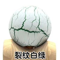 Белый и зеленый