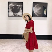 ◆ Yang Momo ◆ đầm ren Hàn Quốc phiên bản của vành đai thắt lưng một từ váy trumpet tay áo màu đỏ rỗng xếp li váy