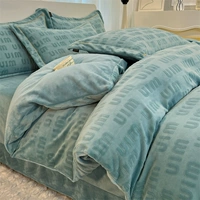 Модный пиак-синий