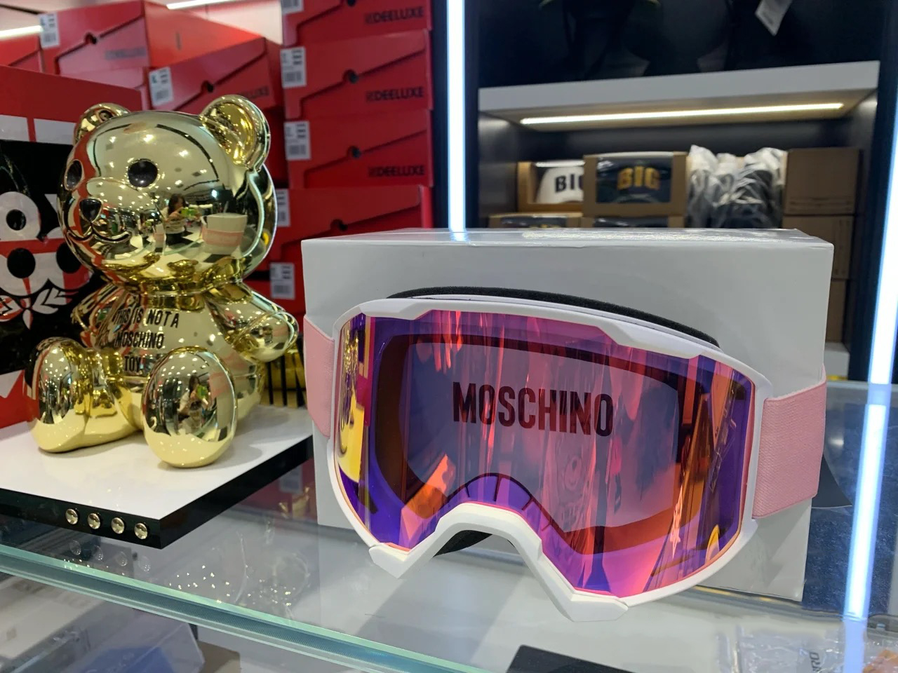 Moschino 限量款粉色