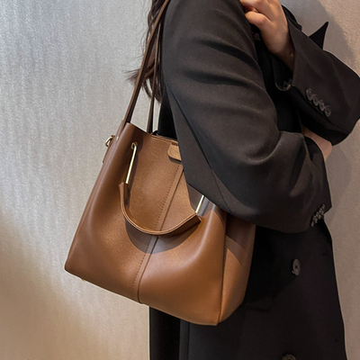 taobao agent Capacious fashionable shoulder bag, handheld brand one-shoulder bag, internet celebrity, 2023 collection
