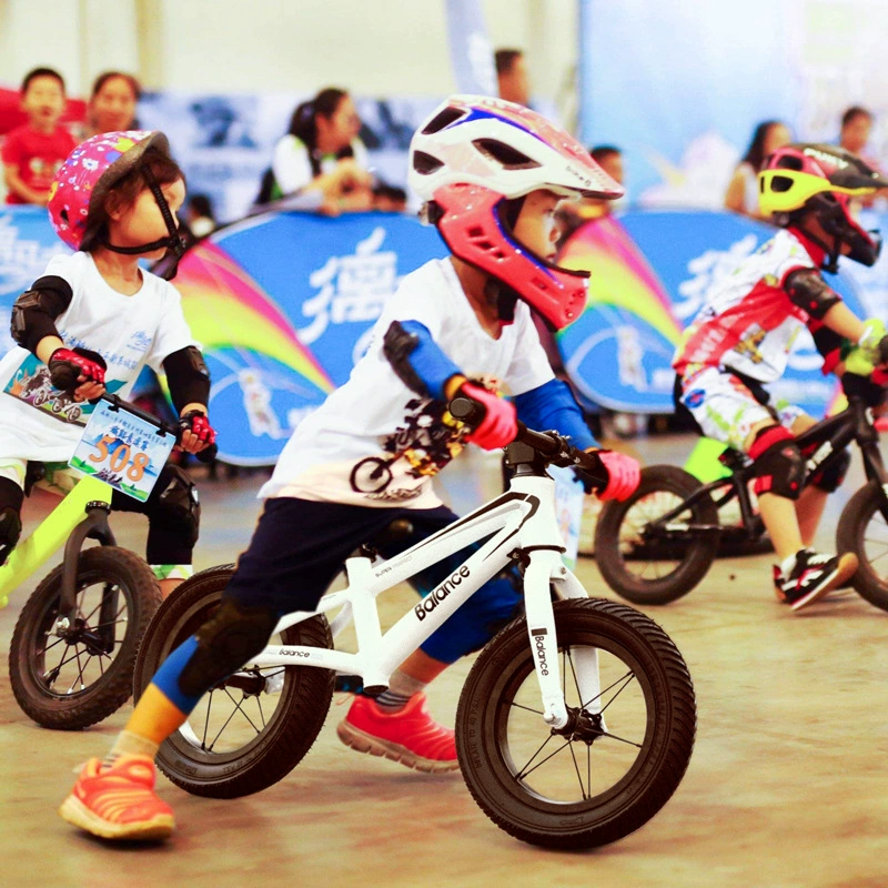 Trẻ em cân bằng xe đạp nhôm xe đẩy trẻ mới biết đi mà không đạp xe đạp bé bước xe đạp câu lạc bộ dành riêng - Con lăn trượt patinet / trẻ em