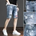 Mùa hè xé quần jeans năm điểm nam phiên bản Hàn Quốc của sinh viên tự tu theo xu hướng giản dị quần short nam màu sáng - Quần jean Quần jean