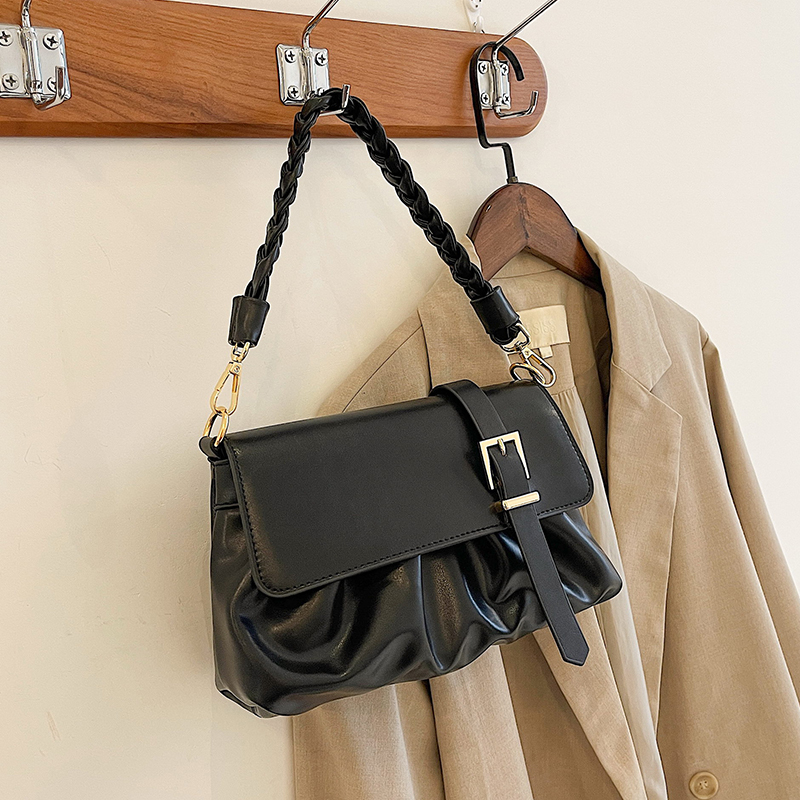 Blackthis year popular Bag female 2021 new pattern tide fashion Inclined shoulder bag summer Versatile ins Minority One shoulder Axillary bag