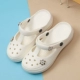 Baotou Crocs Áo khoác ngoài mùa hè cho nữ chống trơn trượt Nhẹ thời trang đế dày màu trắng y tá Xăng đan hai lớp