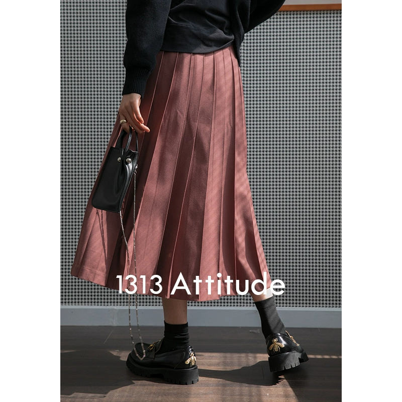 1313 thuần màu tính khí màu hồng A-line phù hợp với váy nữ giản dị tất cả phù hợp với mùa thu 2021 váy dài xếp ly - Váy