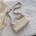 Túi mềm đơn giản nữ 2020 xuân hè sóng mới Phiên bản Hàn Quốc hoang dã túi nhỏ túi khí thời trang đeo vai - Túi xách nữ Túi xách nữ