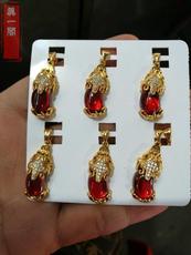 Украшения на шею 高档古玩古董清代红色宝石镶金鎏金老貔貅瑞兽红宝石吊坠一件280