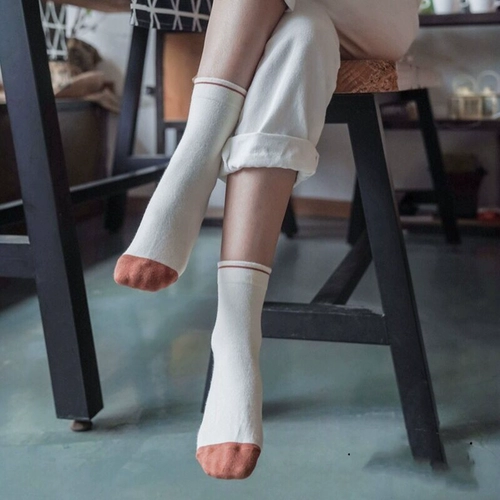 Корея Dongdaimen Kikiyasock Solid Color, соответствующий простым диким носкам женские средние носки в осенние сезоны