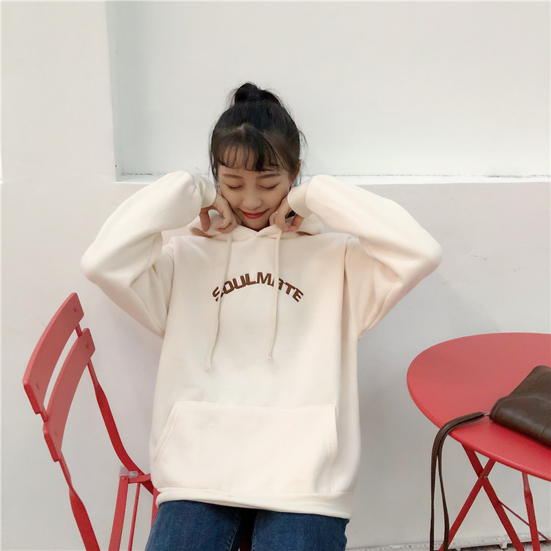 Mùa thu và mùa đông Hàn Quốc thêu letters lông cừu lỏng trùm đầu áo sơ mi hoang dã bf gió nhỏ tươi trùm đầu áo len áo khoác nữ