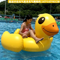 Повреять ручку ручки и потянуть цилиндр для перемешивания