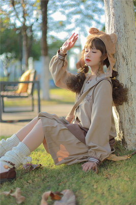 taobao agent [To Alice] J550 original brown bear color matching uniform top