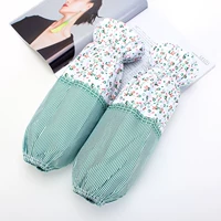 18 маленьких круглых цветов зеленые