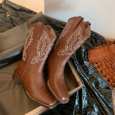 Западные Boots 宝藏单品！何穗同款方头中跟真皮西部靴v口刺绣牛仔靴中筒靴马靴