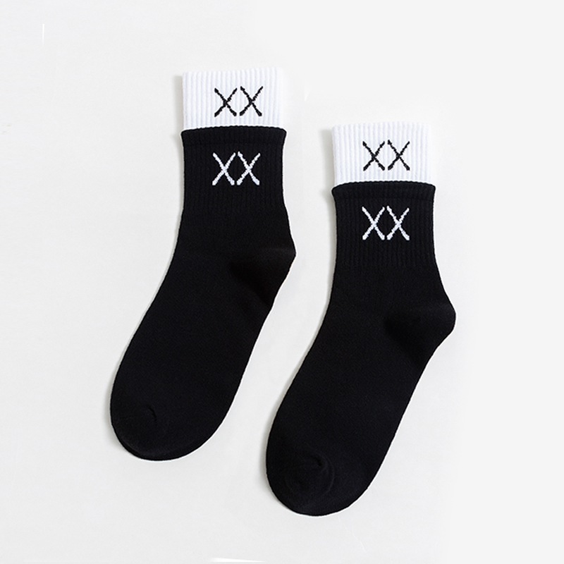 XX White And Black StitchingCrazySocks letter xx black and white Double port socks men and women fashion Middle tube socks Europe and America Chaopai street Sports socks