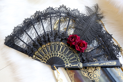 taobao agent Lolita takes a black fold fan fan gorgeous lace dance fan European -style retro black Gothic rose feathers