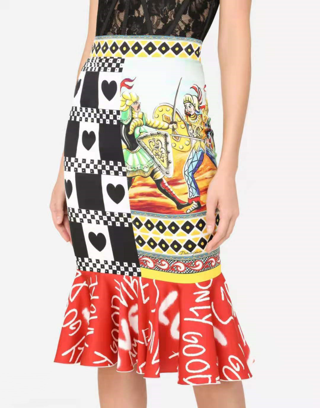 Skirt2021 Spring and summer white Short sleeve T-shirt Button letter real silk fish tail Half skirt Sun flower printing Wave point suit