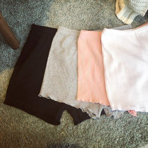 YEDIZENG mùa hè váy ngắn phải có bốn màu chủ đề đàn hồi cao mềm mại đan quần an toàn xà cạp ngắn