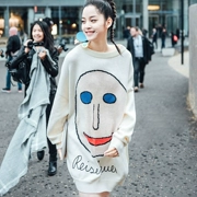 Hàn quốc phiên bản của mùa xuân 2018 mới dài smiley vòng cổ áo thun áo len nữ lỏng lẻo là áo len mỏng dài tay áo triều