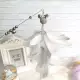 Модель маленькой золотой рыбки серой