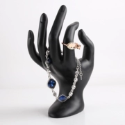 Tay mô hình giá đồ trang sức lưu trữ sáng tạo treo vòng cổ vòng đeo tay vòng tay trang sức hiển thị cửa sổ trang sức đạo cụ - Vòng đeo tay Cuff