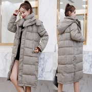 Đặc biệt chống mùa đông 2019 phiên bản Hàn Quốc của áo khoác kẻ sọc cổ áo dài xuống áo khoác dài đến đầu gối cotton dày quần áo nữ - Bông