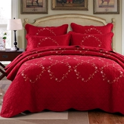 Khăn trải giường màu đỏ lễ hội mùa hè mát mẻ được điều hòa không khí bằng khăn trải giường bằng vải bông trải giường cưới bốn mảnh đặt đôi